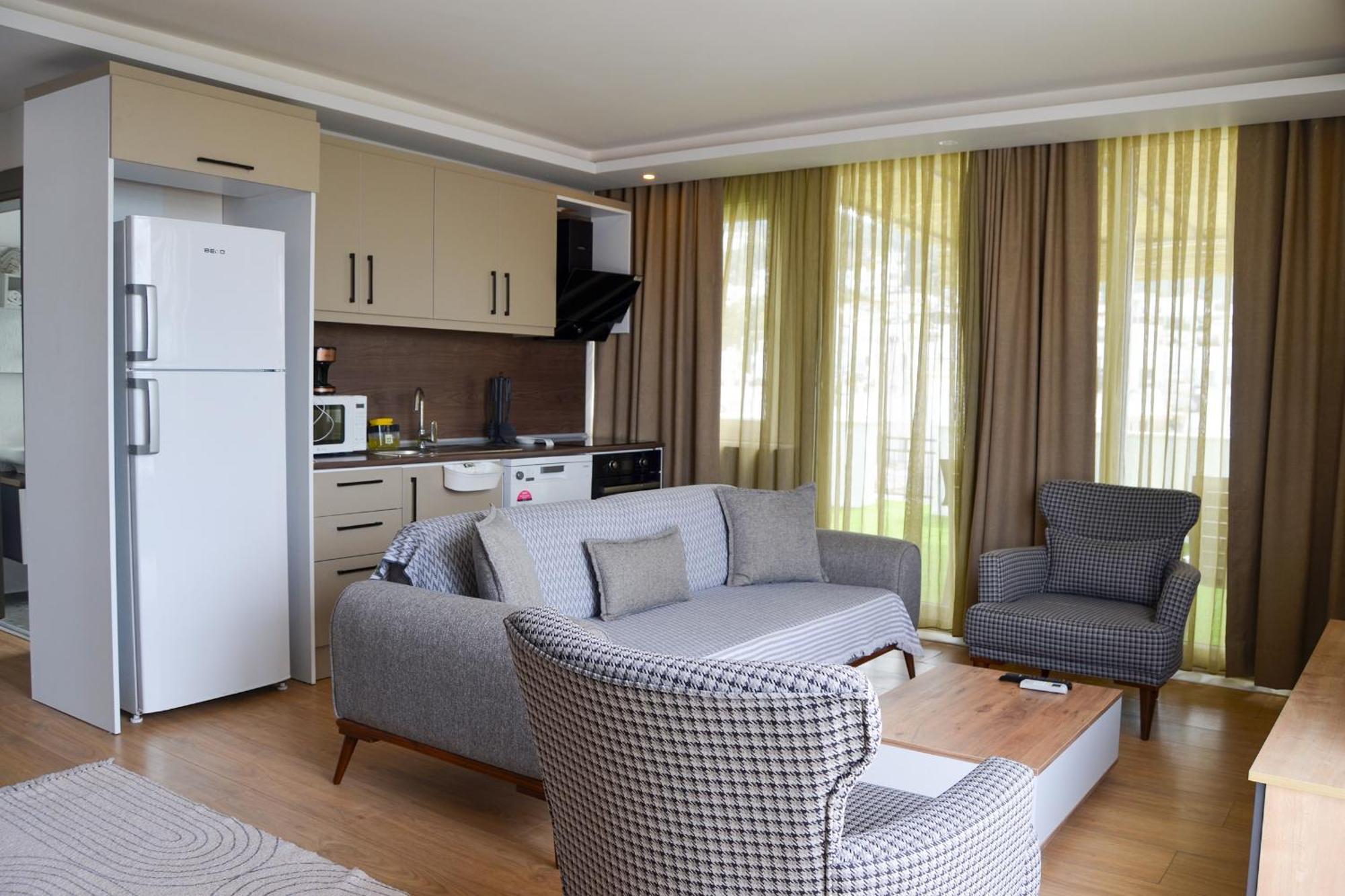 Loca Centre Suites Бодрум Экстерьер фото